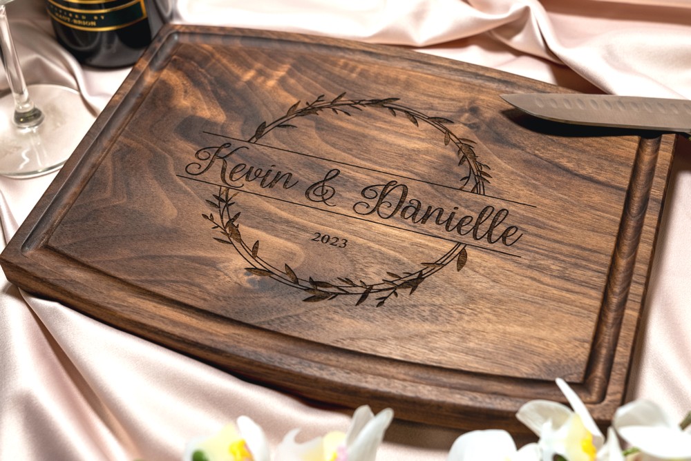 Personalized, Engraved Cutting Board with Natural Wreath Design for Housewarming or Anniversary Gift #040 - Image 10
