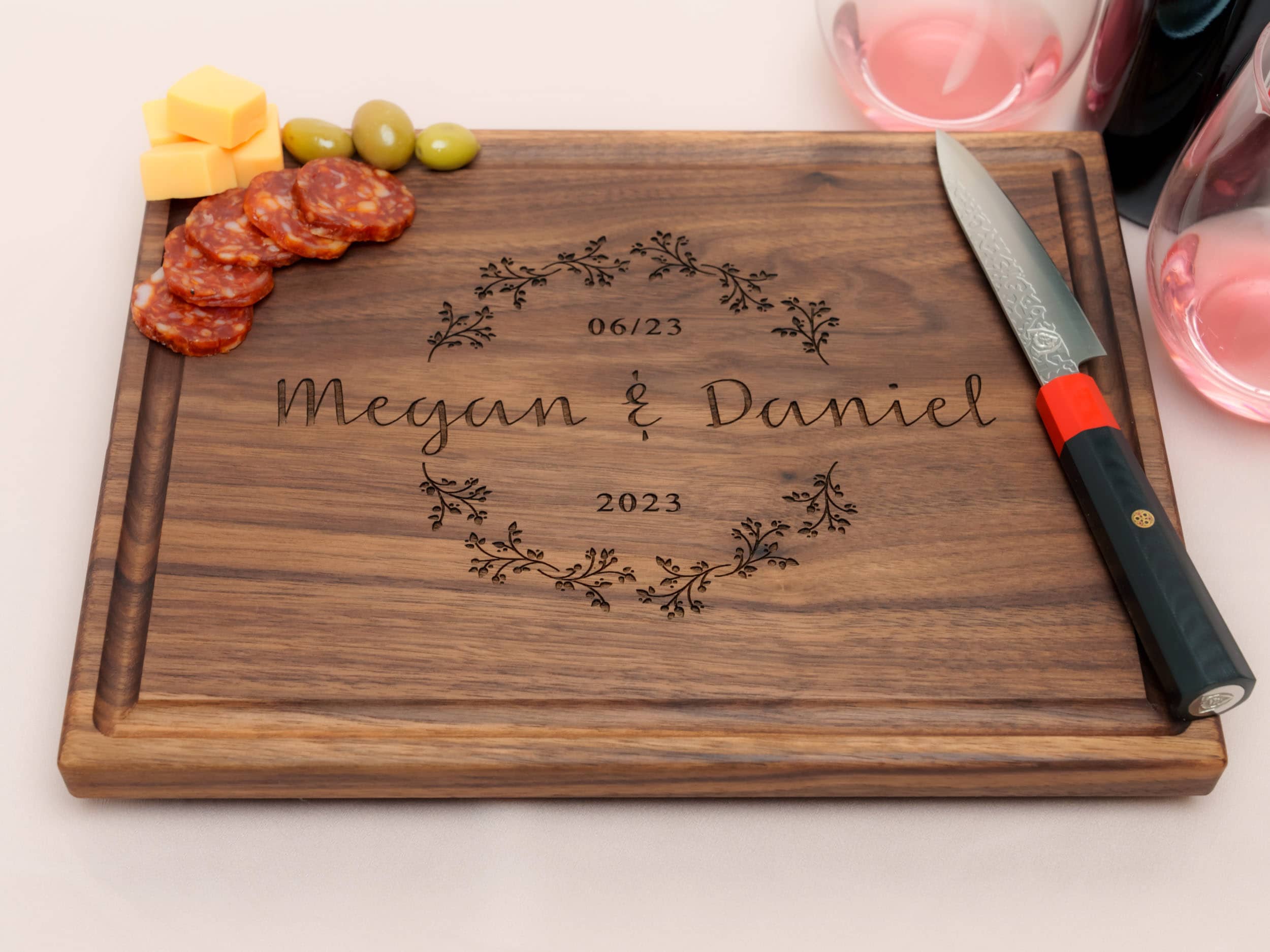 Personalized, Engraved Cutting Board with Cute Flower Wreath Design for Wedding or Engagement Gift #038 - Image 4