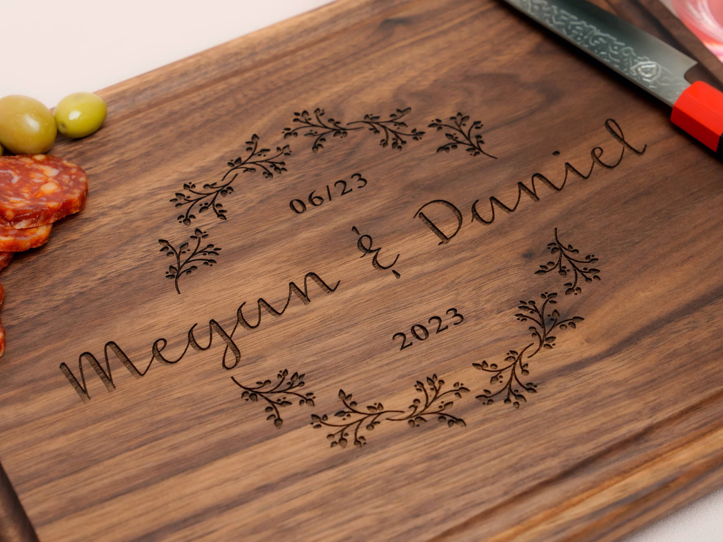 Personalized, Engraved Cutting Board with Cute Flower Wreath Design for Wedding or Engagement Gift #038 - Image 3